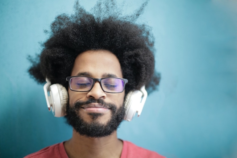 These 5 Apps Are Made for Taking Psychedelics